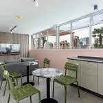 The Rose501: 5Th Floor Apartment With Rooftop Pool