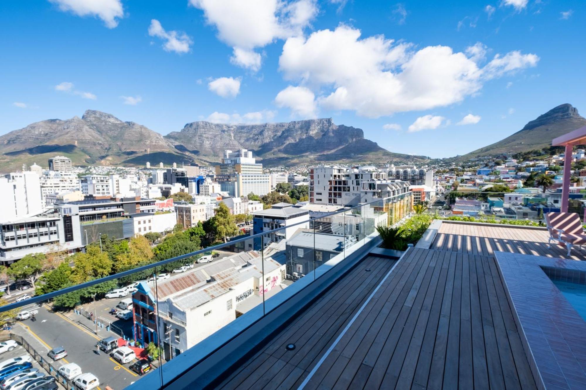 The Rose501: 5th Floor With Rooftop Pool Apartment