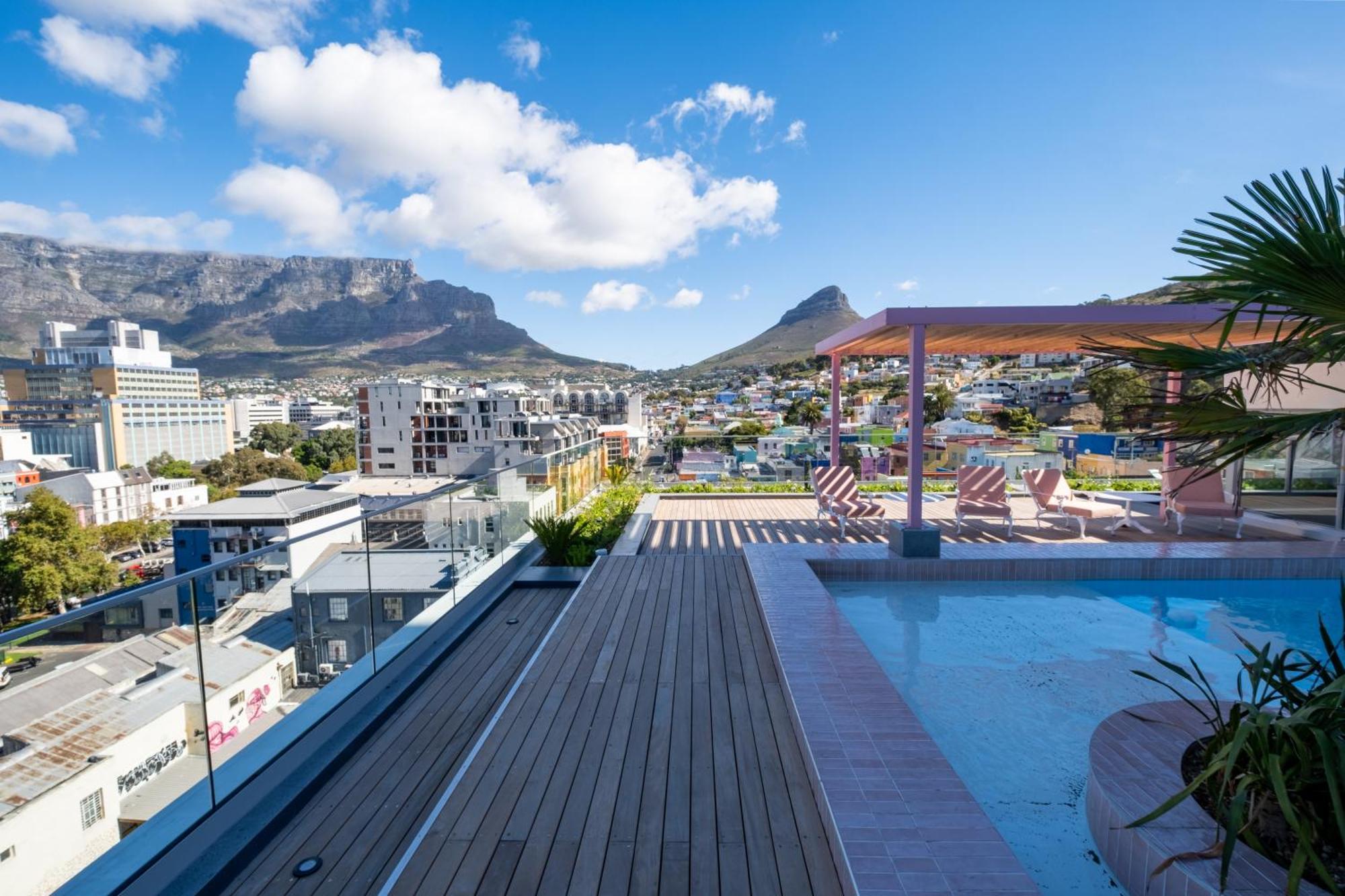 The Rose501: 5th Floor With Rooftop Pool