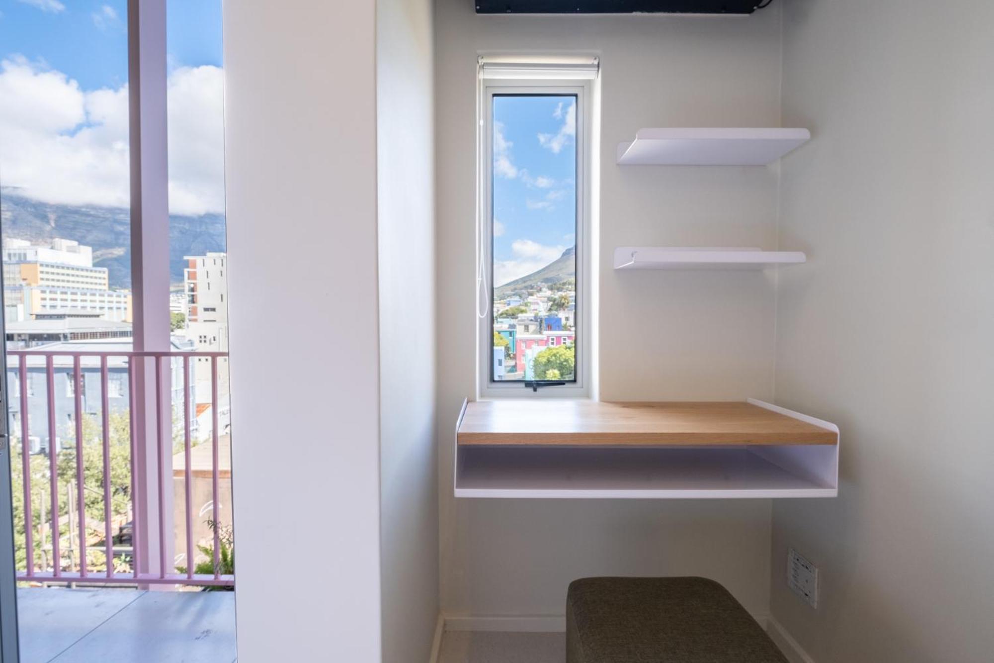 Apartment The Rose501: 5th Floor With Rooftop Pool *